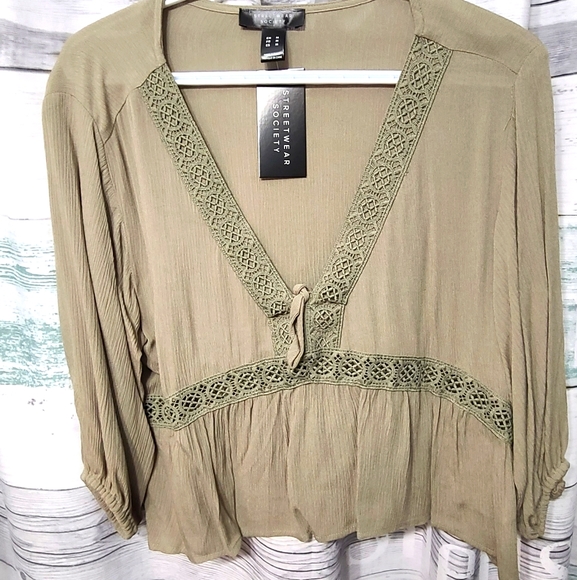 Crop shirt from Urban Planet - Picture 2 of 2